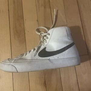 Women’s Nike blazer size 6.5 youth. Fit like size 7.5 women’s